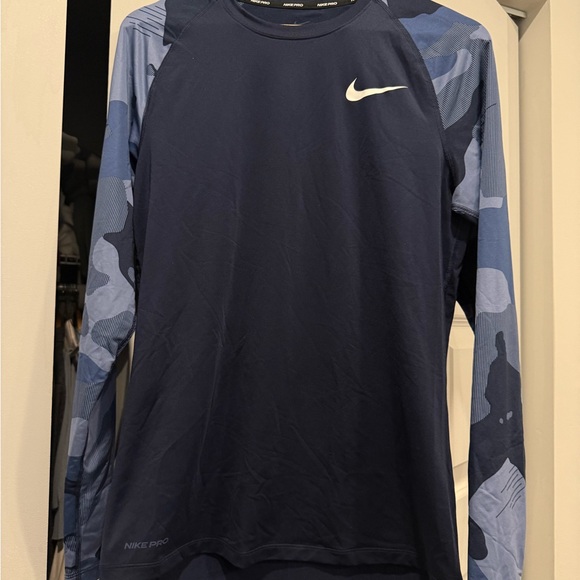 Nike Pro Dri-FIT Shirt in Navy and White - Picture 1 of 2